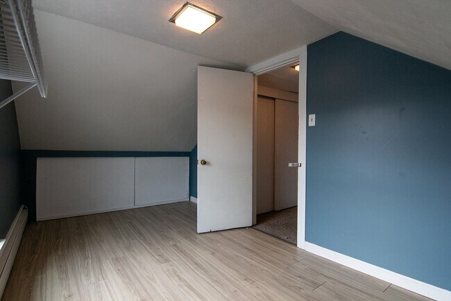 Building Photo - 118 Vine St