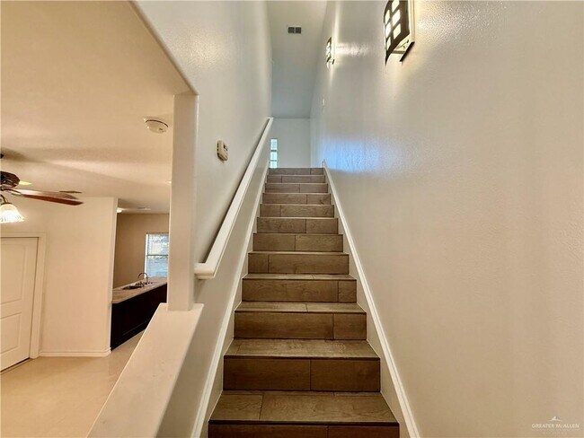 Building Photo - 15 Colorado St