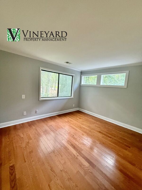 Building Photo - 1510 Oak Creek Dr