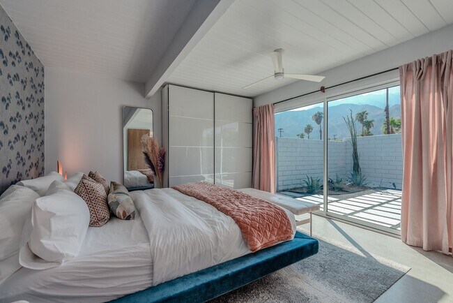 Building Photo - Retro Chic Oasis Saltwater Pool, Spa & Mnt...