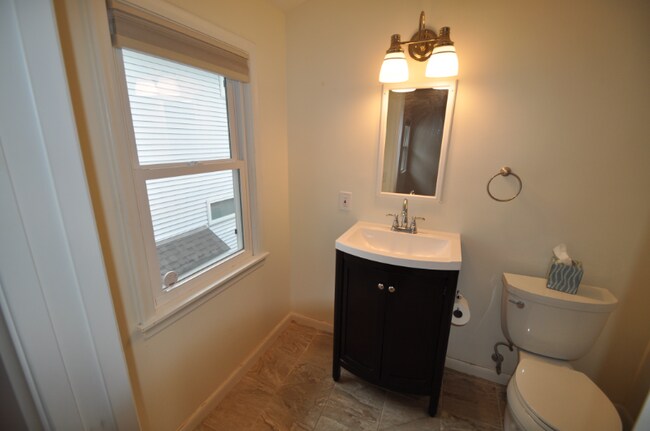 Building Photo - 5000 Vincent Ave S