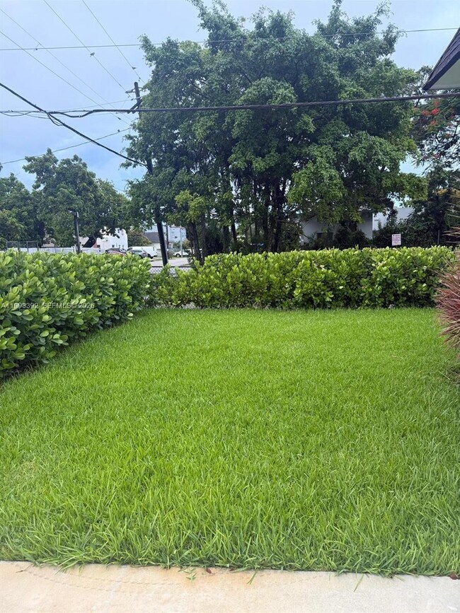 Building Photo - 1800 NW 18th Terrace