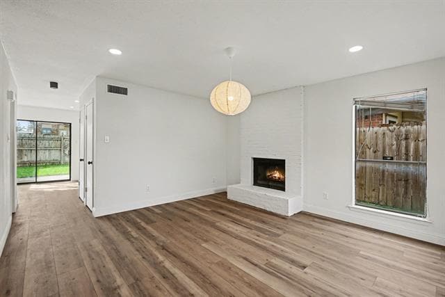 Building Photo - 2103 Mistletoe Ave