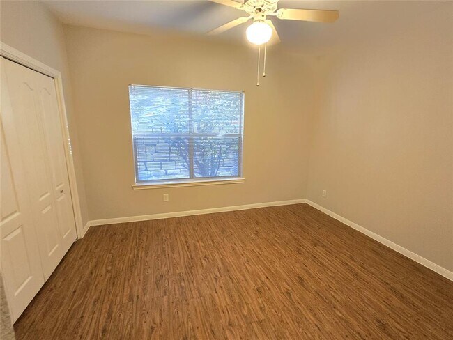 Building Photo - 6000 Shepherd Mountain Cove