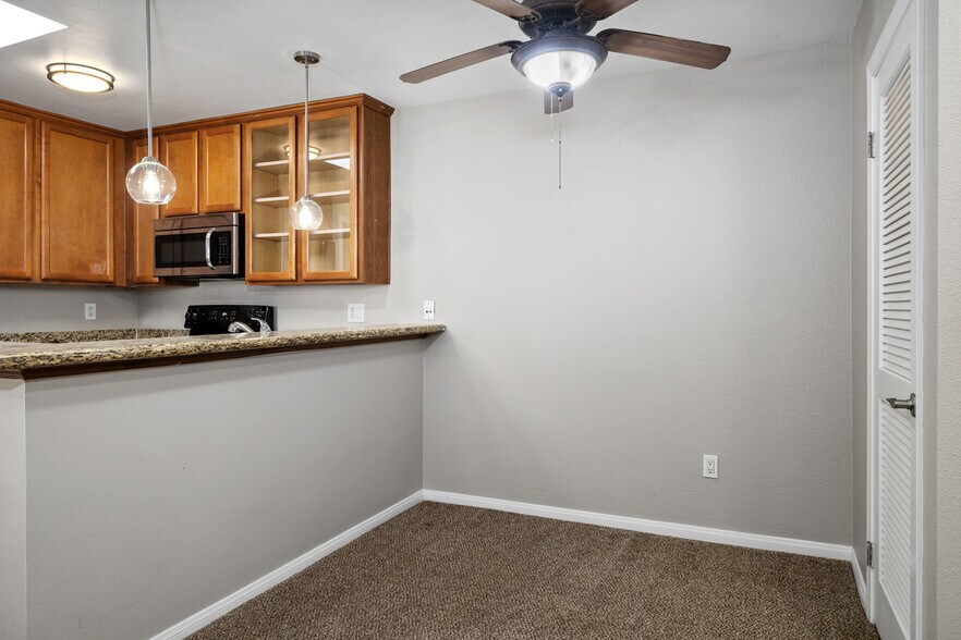 Building Photo - 7757 Margerum Ave