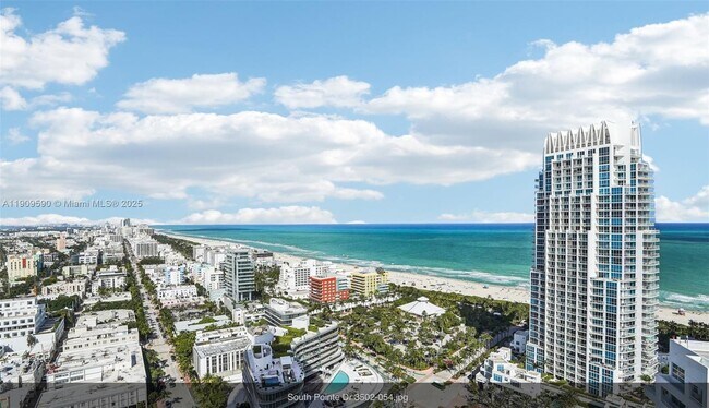 Building Photo - 300 South Pointe Dr