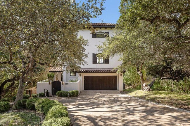 Building Photo - 13803 Lakeview Dr