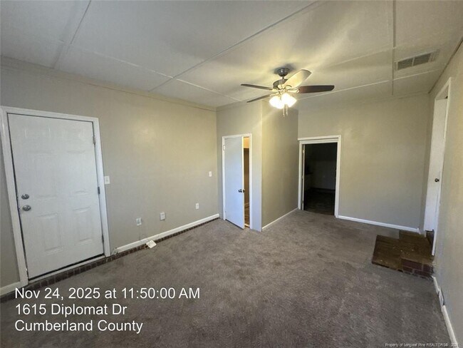 Building Photo - 1615 Diplomat Dr