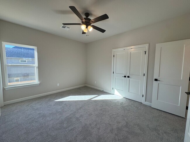 Building Photo - Be the 1st in this 4 bed, 3 bath, 2 car New Construction!
