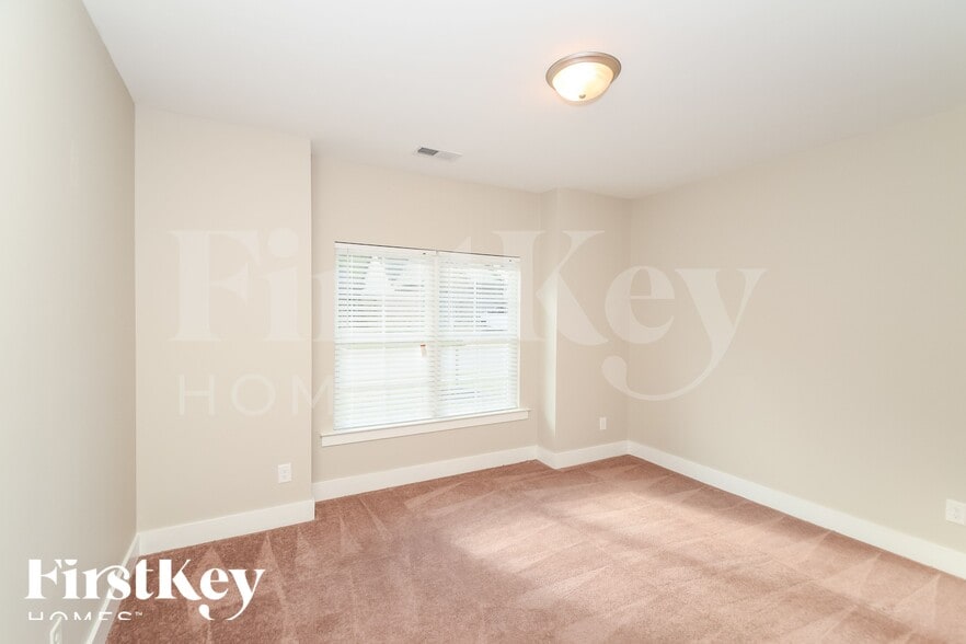 Building Photo - 5521 Park Side Rd