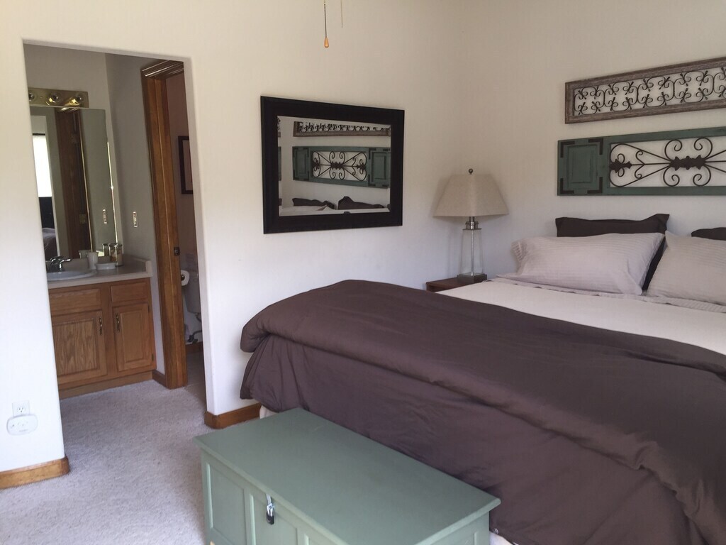 3rd Flr, Master Bedroom with bathrrom - 103 Morningstar Cir
