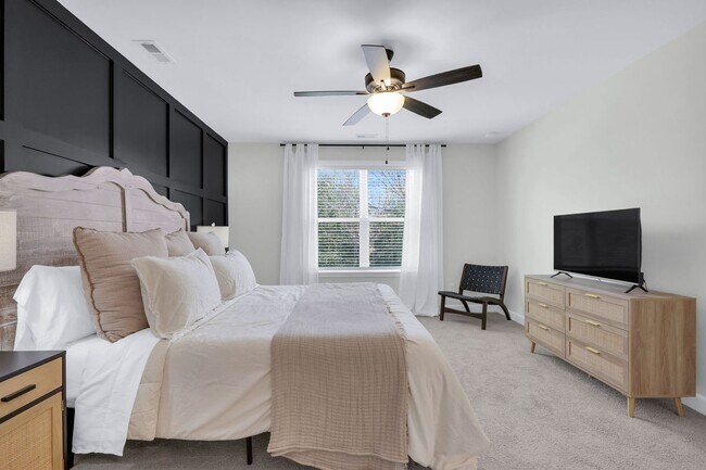 Building Photo - 717 Utley St