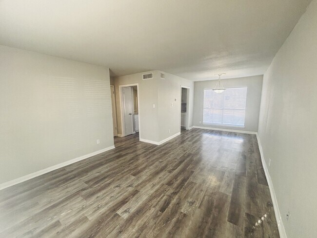 Building Photo - 6200 W Tidwell Rd