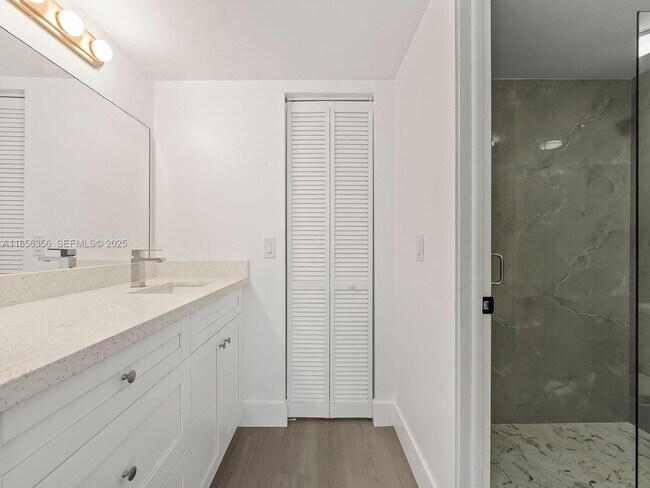 Building Photo - 13870 SW 62nd St