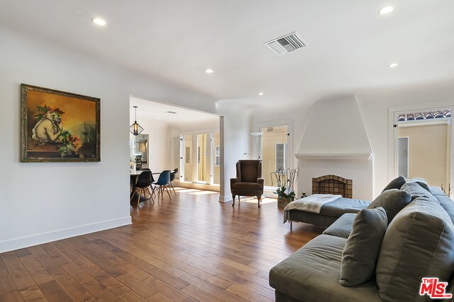 Building Photo - 838 S Curson Ave