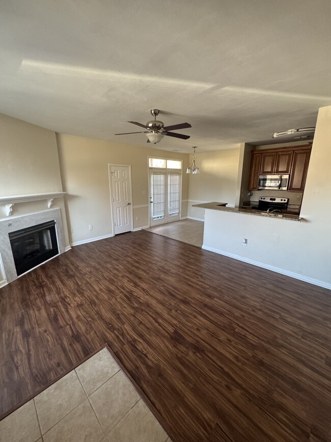 Building Photo - 310 Primrose Ln