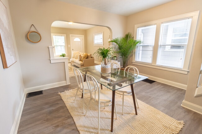 Building Photo - 1125 Wilson Ave