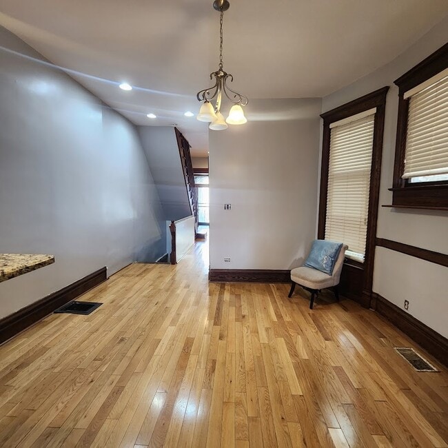 Building Photo - 4417 S Berkeley Ave