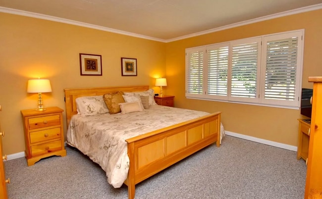 Building Photo - Beautiful 4 Bedroom Home Near Sweeney Ridge Trail