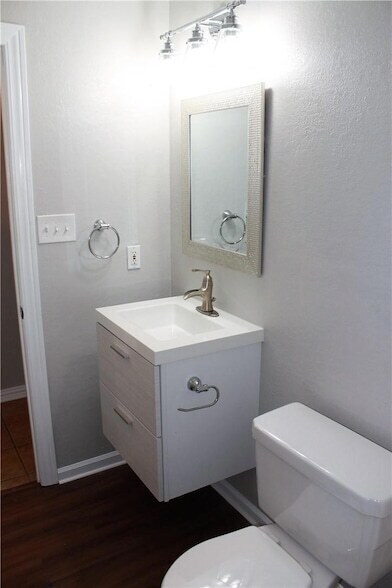 Building Photo - 6806 Lunar Dr