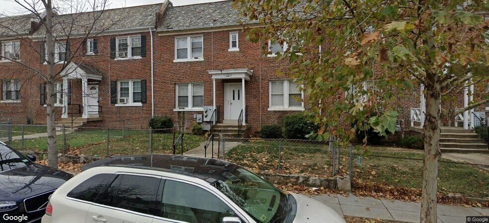 Building Photo - 1261 Raum St NE
