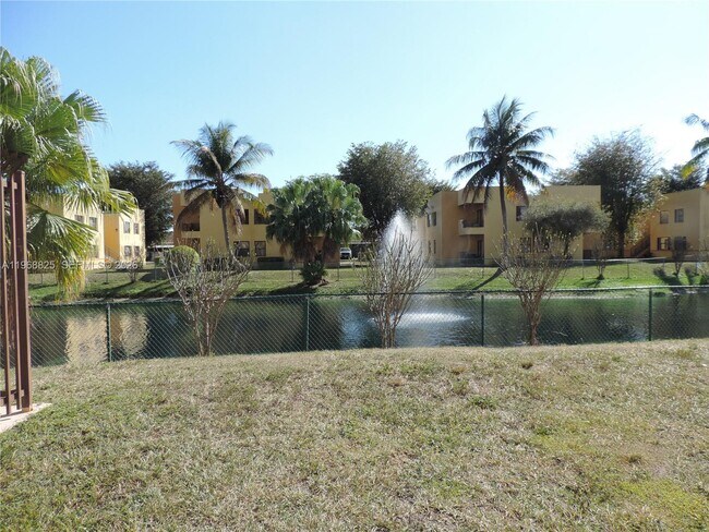 Building Photo - 566 NW 114th Ave