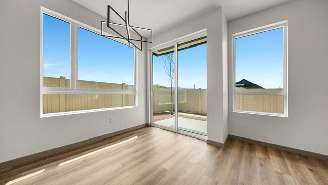 Building Photo - 353 Toms Cyn Dr