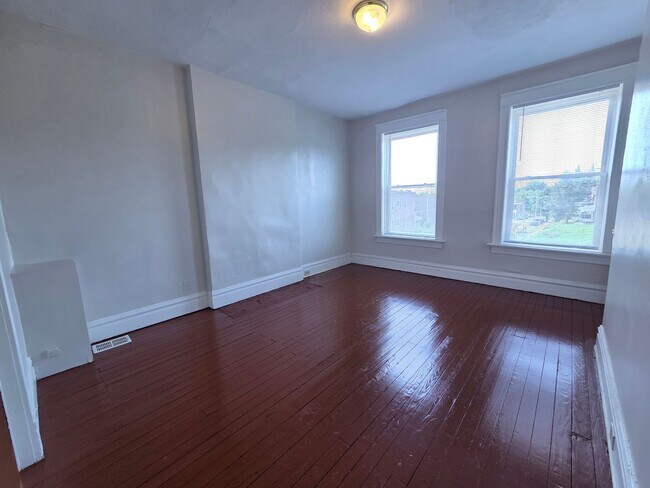 Building Photo - 3131 Keokuk St