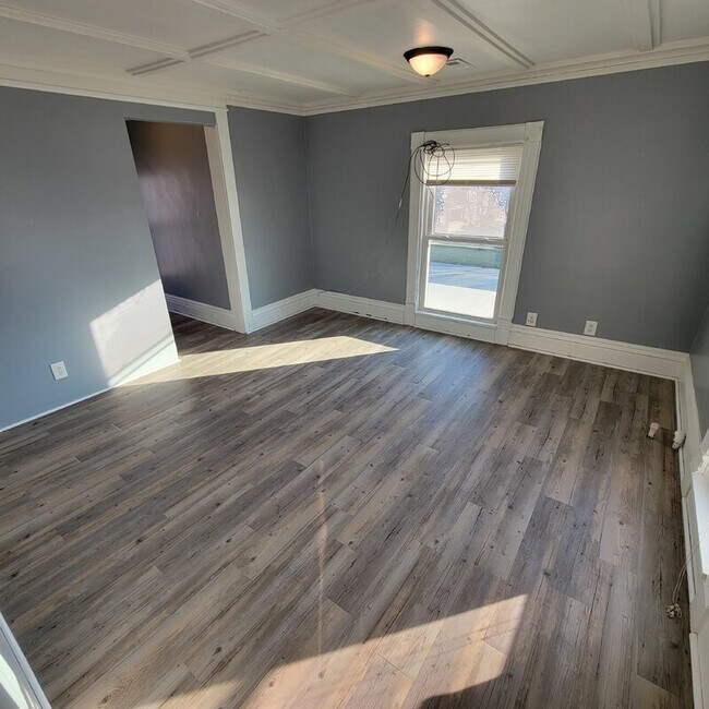 Building Photo - 1402 Willis Ave