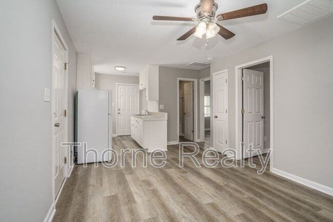 Building Photo - 336 Coleman Ave