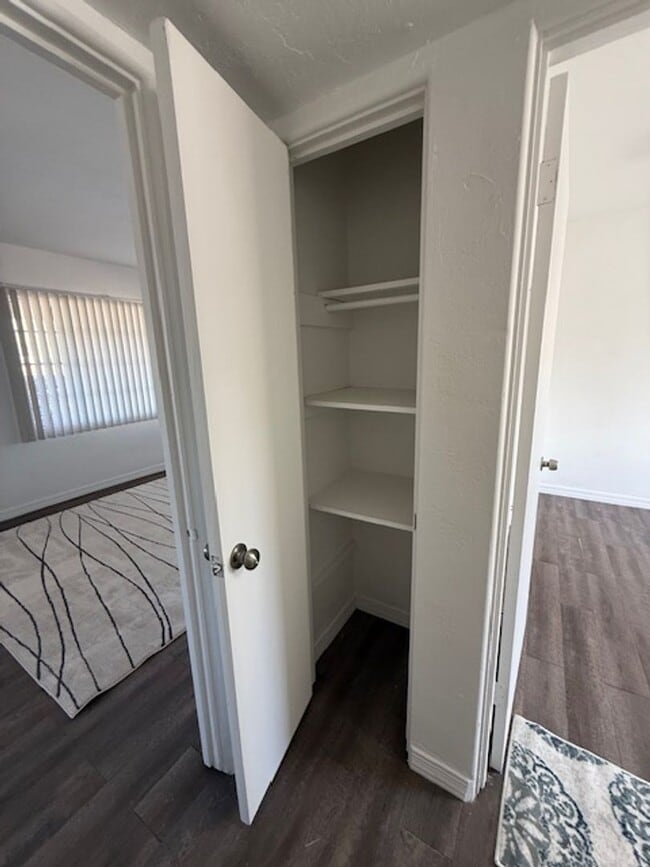 Building Photo - Location!! Awesome 1 bed 1 bath in Historic Glendale