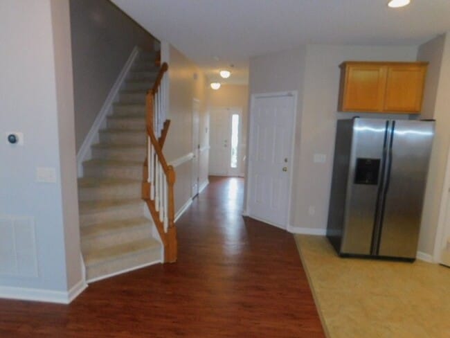 Building Photo - Wonderful 3br/2.5ba TH in excellent Apex location! One car garage! Available February 1st!