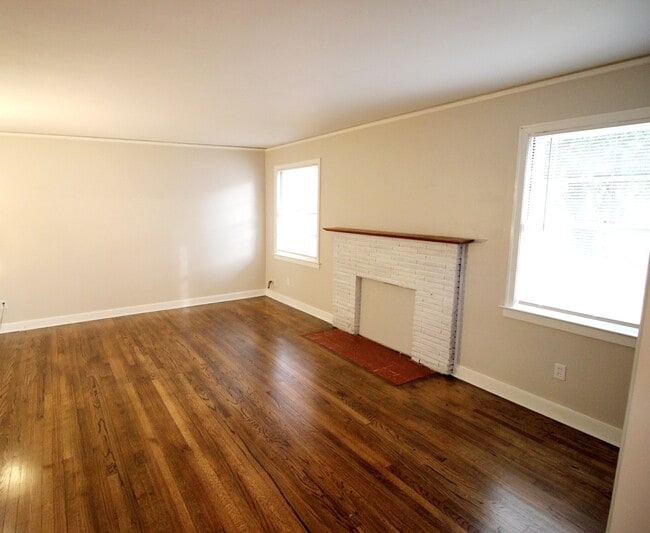 Building Photo - 3739 Honeysuckle Ct