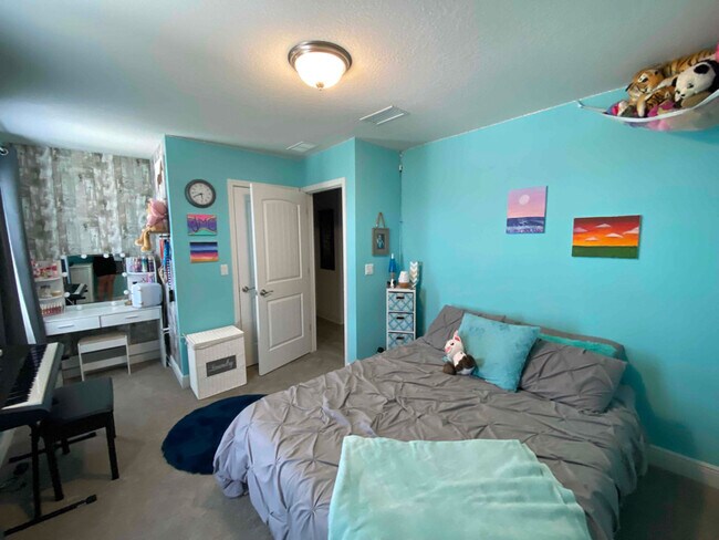 Building Photo - 5747 Periwinkle Ln