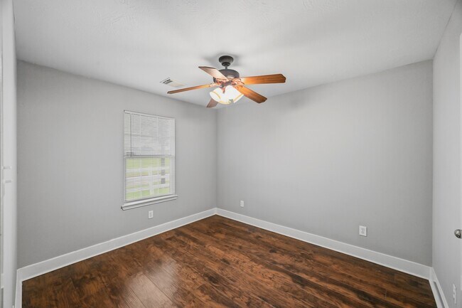 Building Photo - 20967 Young Meadows Way