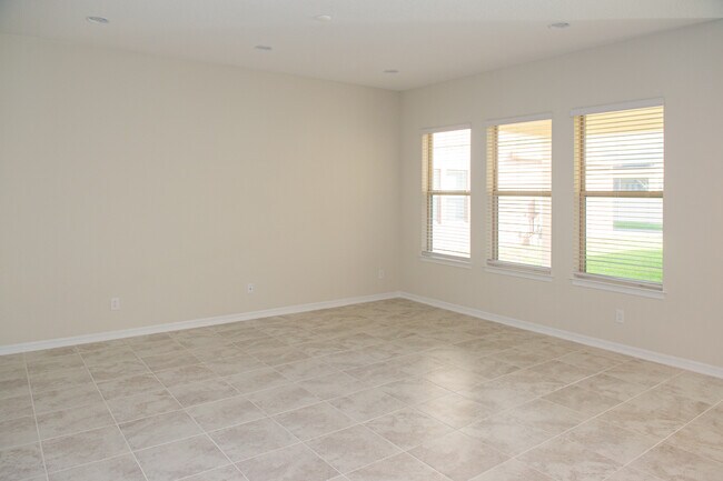 Building Photo - 1547 Bayfront Pk Aly