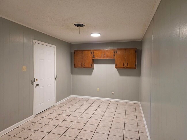 Building Photo - 4573 Appleville St