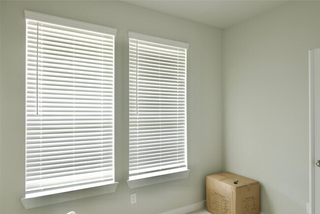 Building Photo - 3207 Tilley Dr