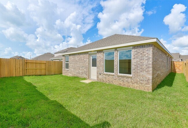 Building Photo - 16818 Great Highlands Dr
