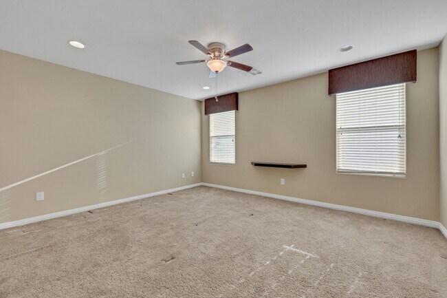 Building Photo - Southern Highlands: Spacious 4-Bedroom Home in a Gated Community with Upstairs Loft, Private Back...