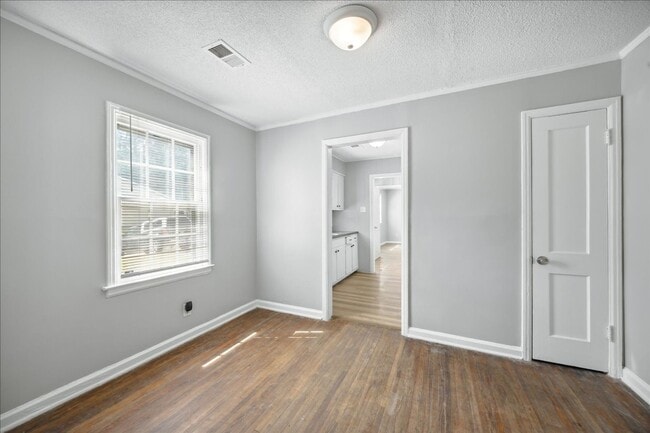 Building Photo - 2724 Steele St