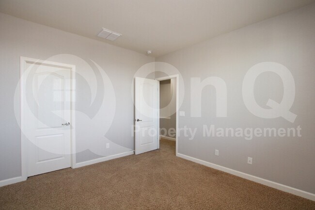 Building Photo - 1161 E Furness Dr