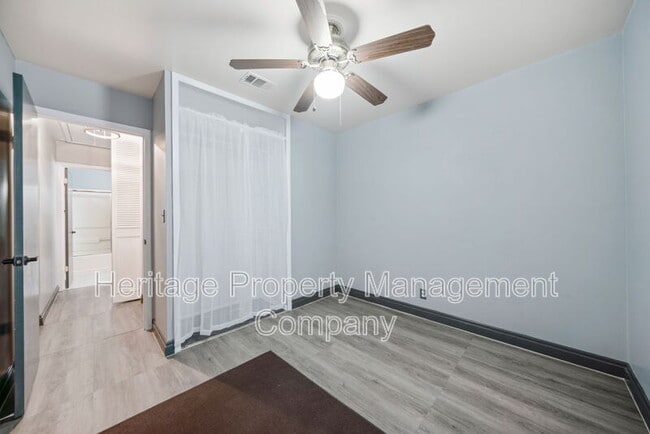 Building Photo - 6022 Castle Vw Dr