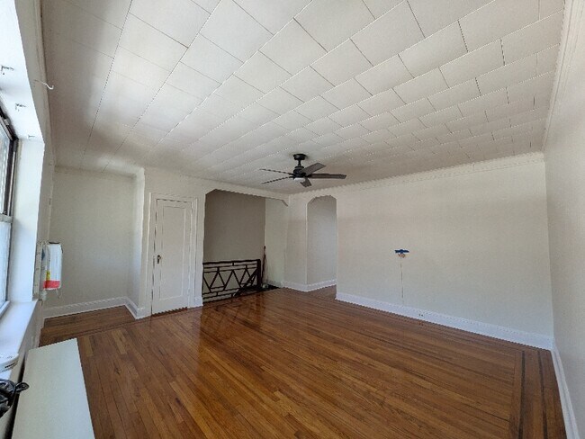 Building Photo - 52-21-5279 79th St