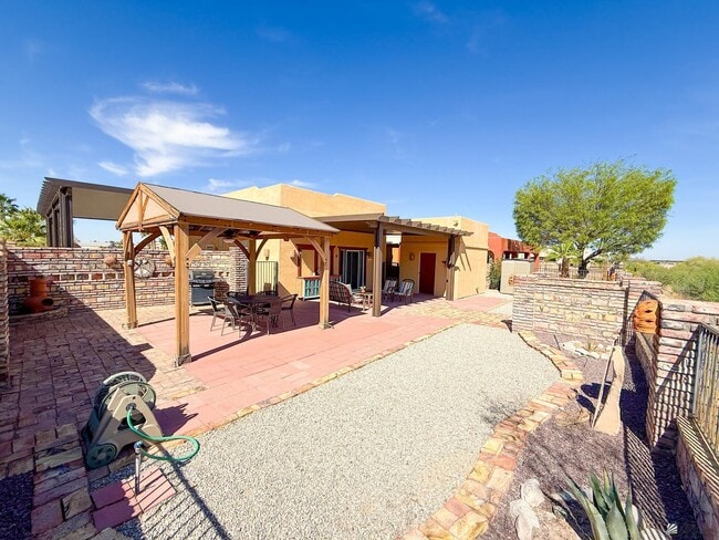 Building Photo - 13289 Onammi Ave