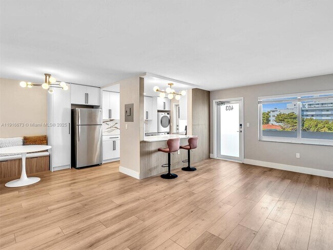 Building Photo - 1030 9th St