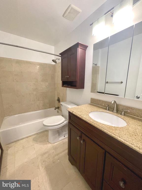 Building Photo - 3159 Spring House Ln