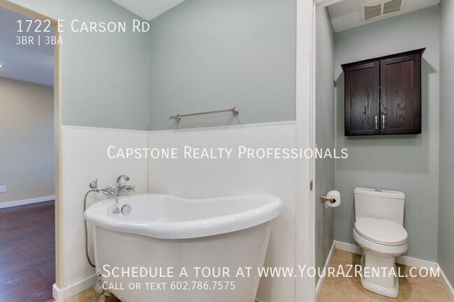 Building Photo - 1722 E Carson Rd