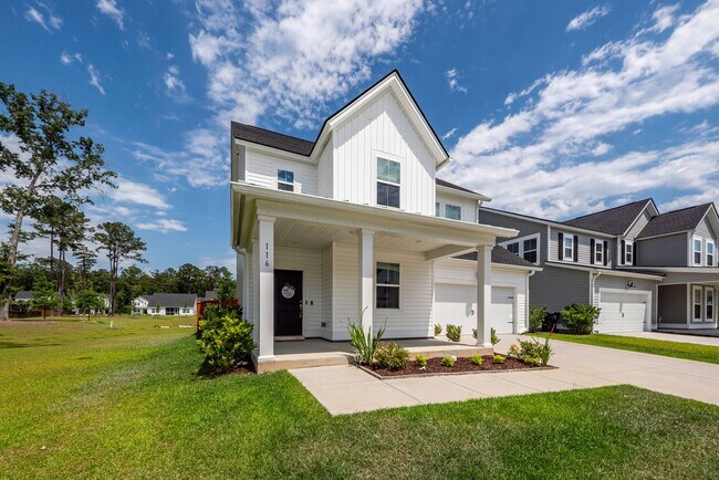 Building Photo - 6 Bedroom 4.5 Bath in Limehouse Village - Summerville