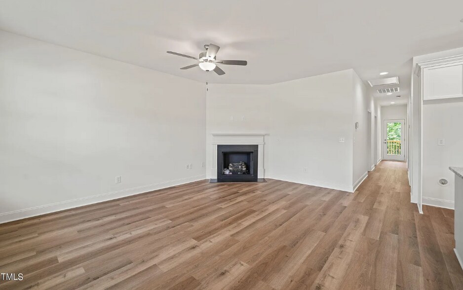 Building Photo - 148 Harmony Trl